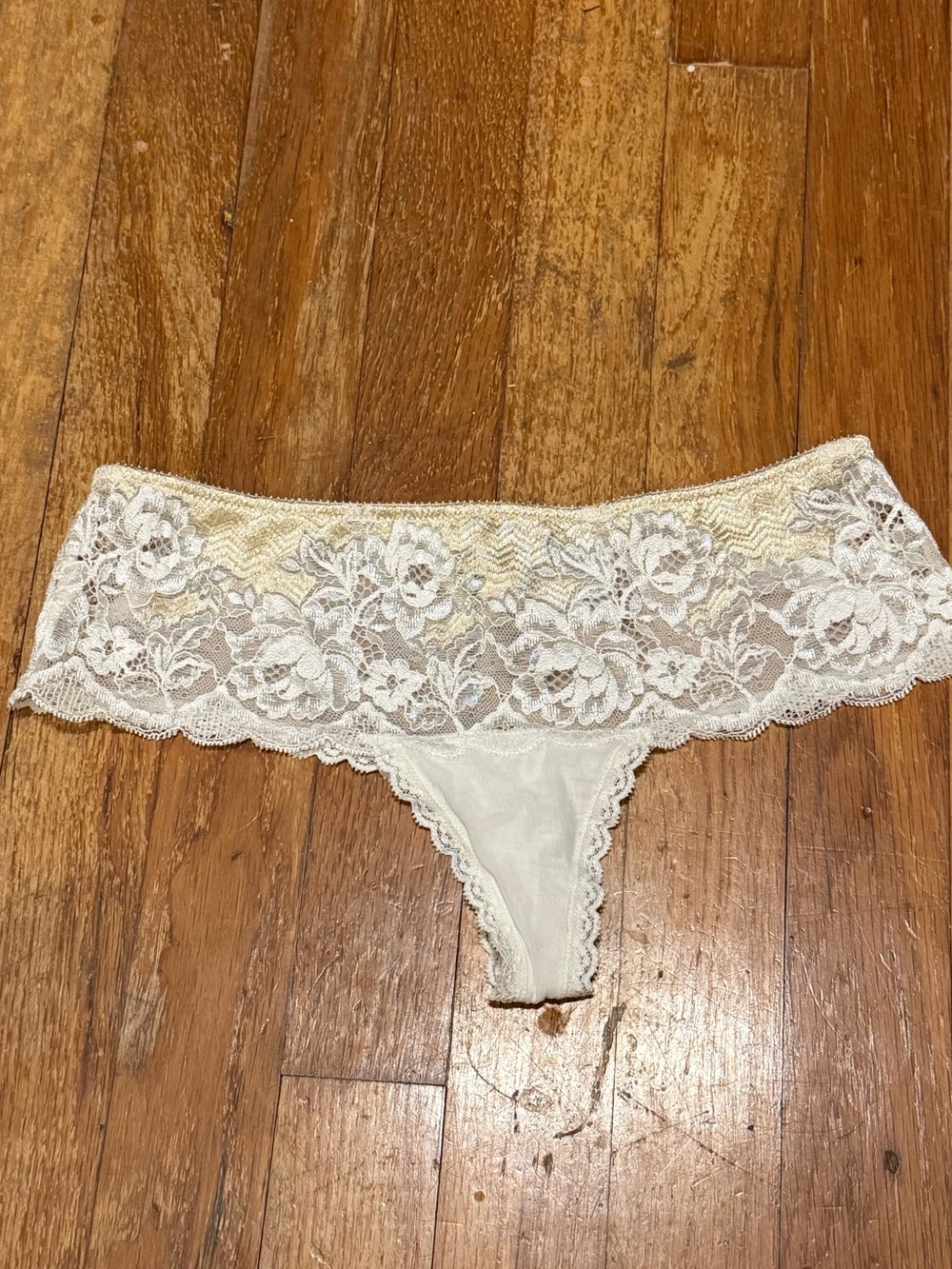 Victoria’s Secret Tanga Lace Trim Cheeky Thong Panty - Cream Lace Size Small
